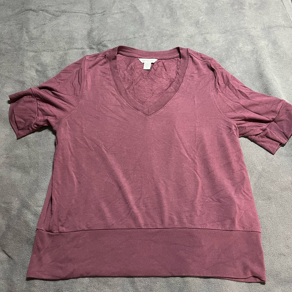 Athleta Short Sleeve V-Neck Tee in Plum